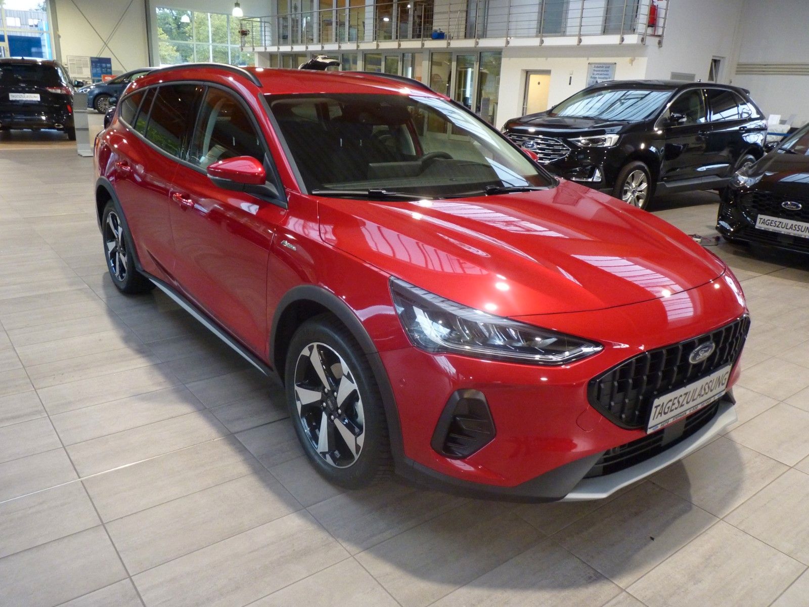 Fahrzeugabbildung Ford Focus Turnier Active X Automatik/Navi