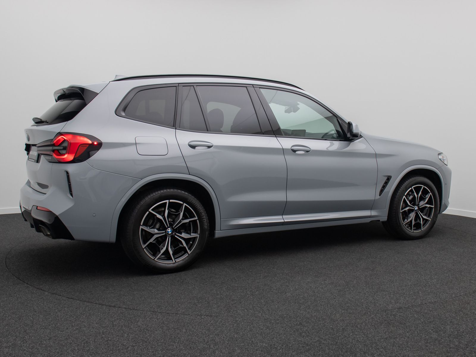 Fahrzeugabbildung BMW X3 xD30i M Sport Panorama Laser Kamera HUD HiFi