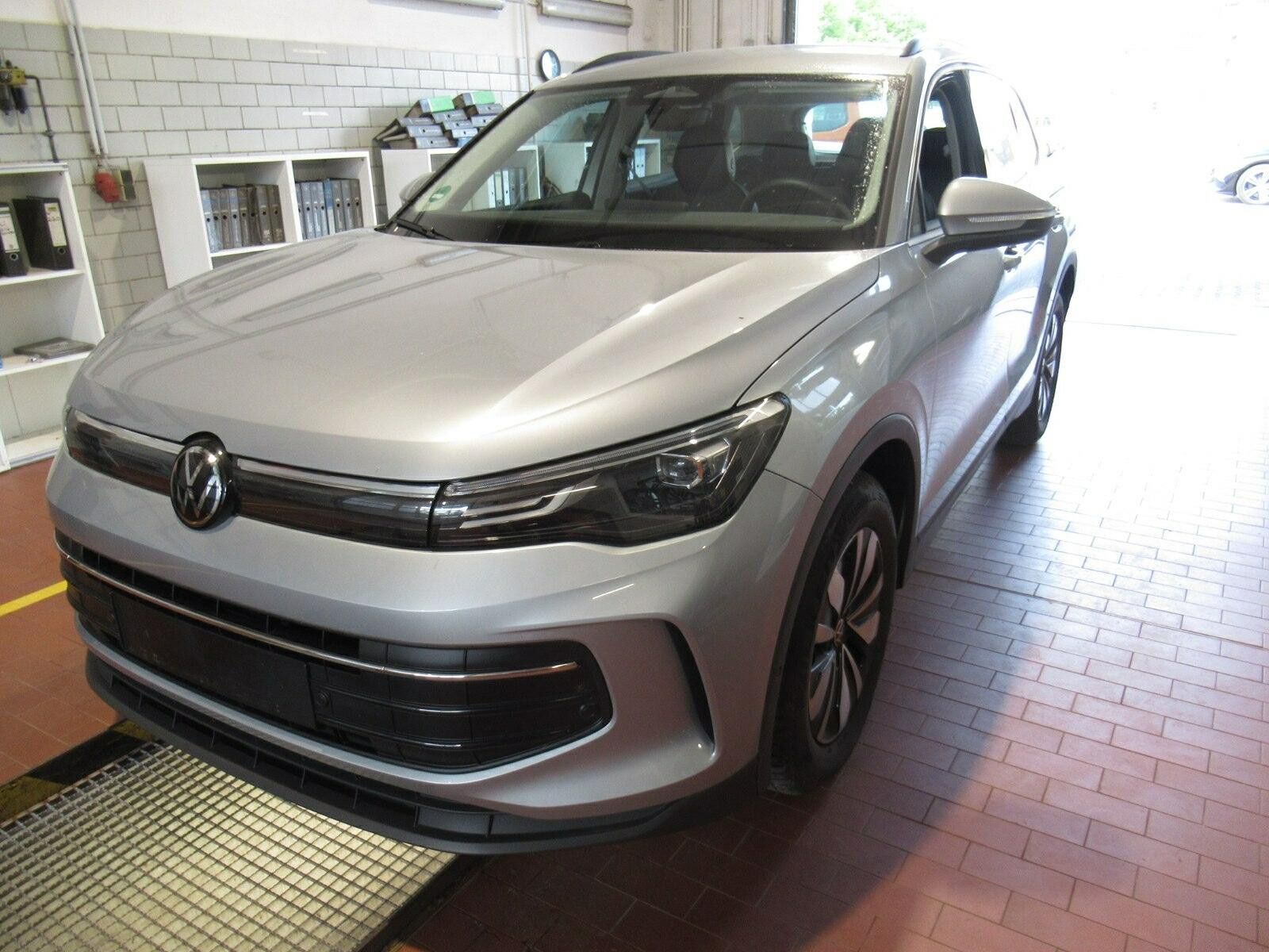 Volkswagen Tiguan Life 2.0 TDI DSG LED ACC RÜKA APP-CONN foto 2