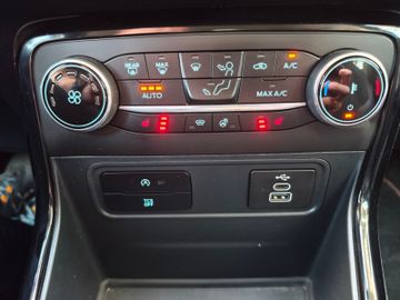 Ford EcoSport ST-Line*LED*Navi*Navi*SHZ*PDC*