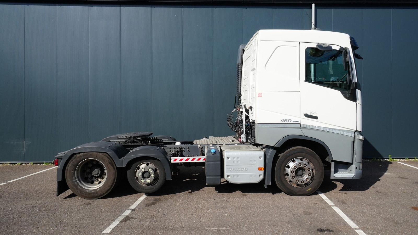 Volvo FH 460 6x2 adr tractor unit