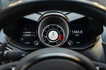 2019 Aston Martin DBS — миниатюра 36