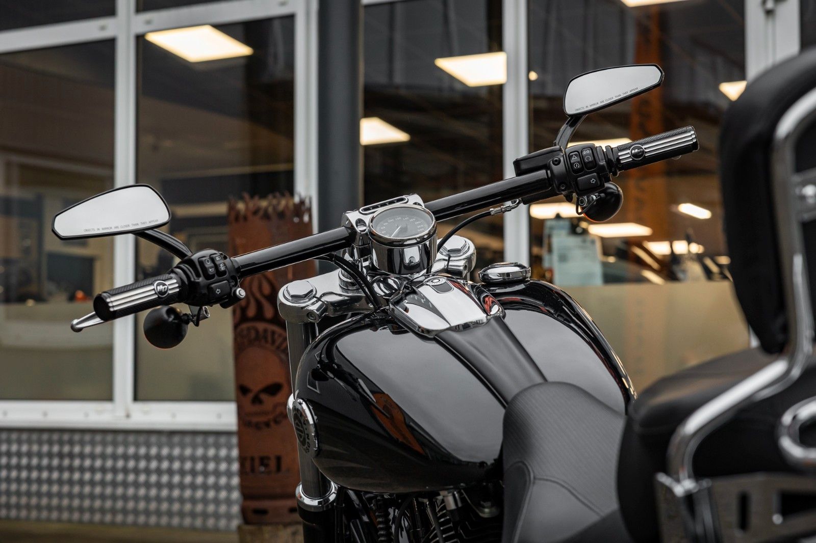 Fahrzeugabbildung Harley-Davidson FXSB Breakout 103 - Jekill & Hyde