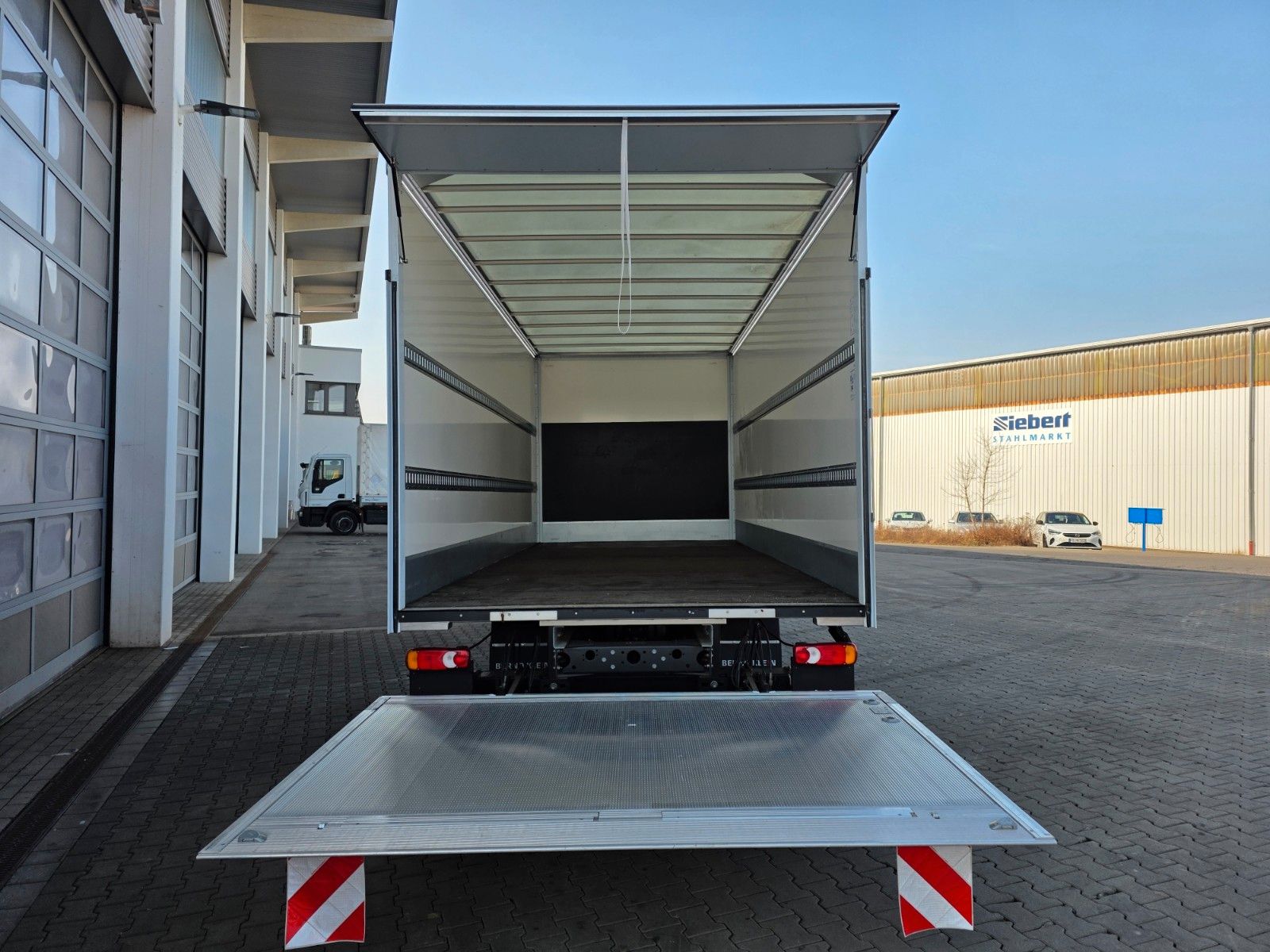 Fahrzeugabbildung Iveco Eurocargo ML75E21/P LBW 1.000kg L-Haus