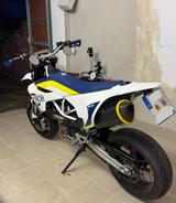 Husqvarna 701 Supermoto  - HUSQVARNA 701 SUPERMOTO