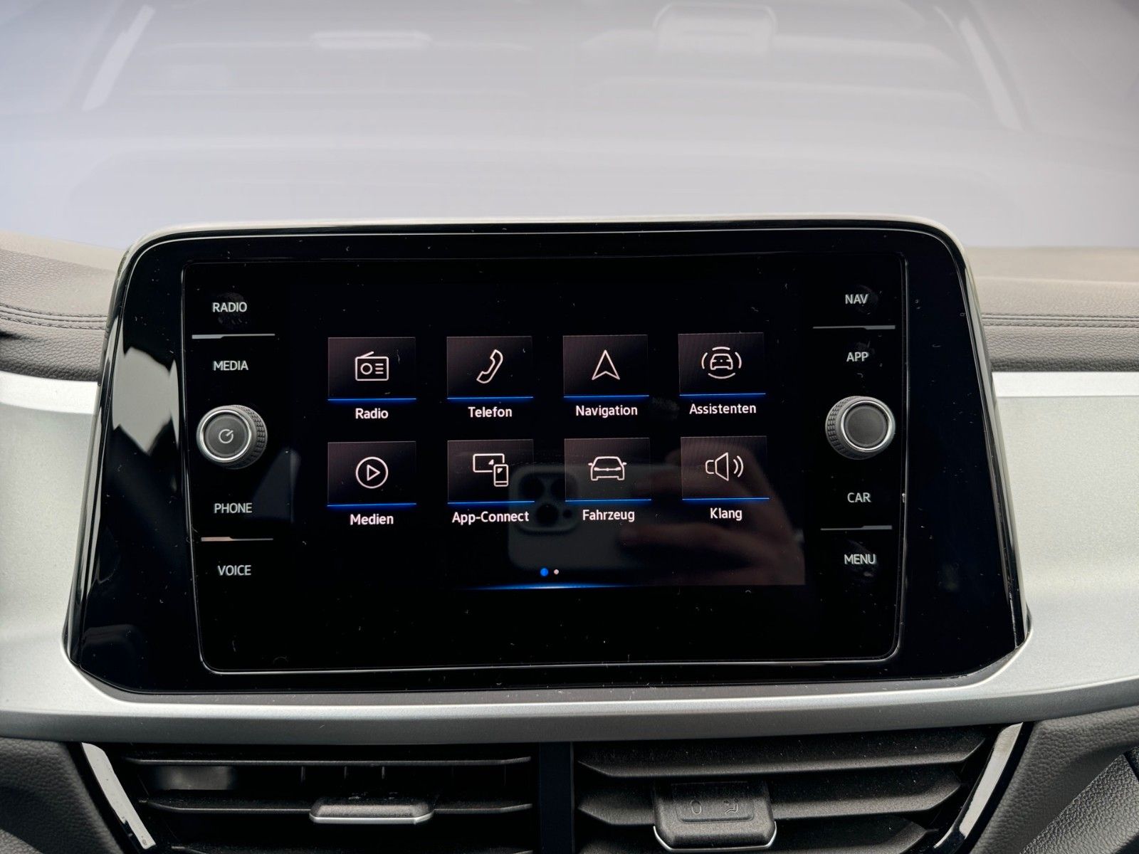 Fahrzeugabbildung Volkswagen T-Roc Life 1.0 TSI *LED*NAVI*APP CONNECT*