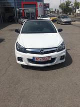 Opel Astra GTC 1.8 ECOTEC Black&White Black&White - Opel Astra aus 2010: Gtc