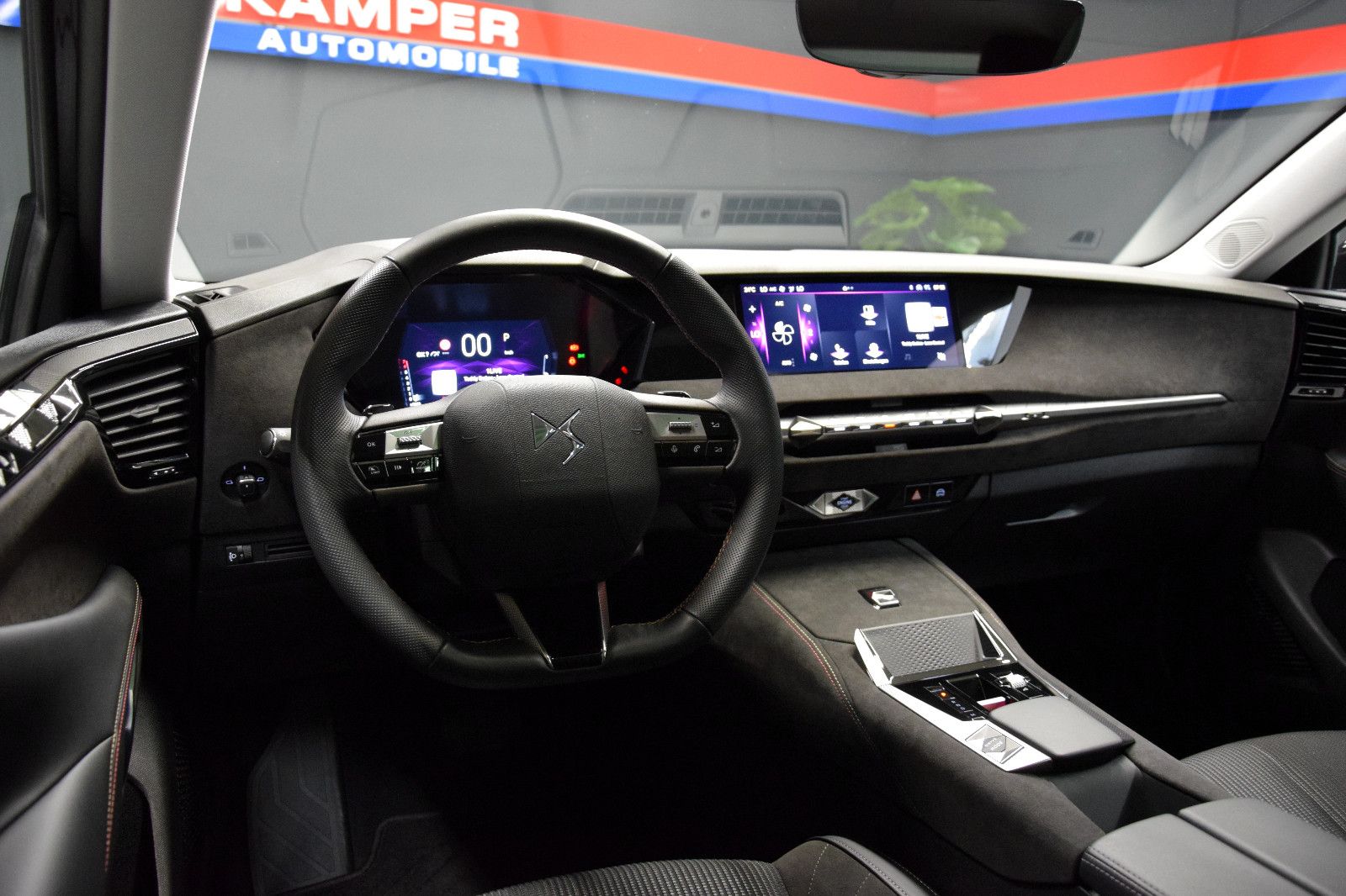 Fahrzeugabbildung DS Automobiles DS4 Performance Line Pano Sitzheizung