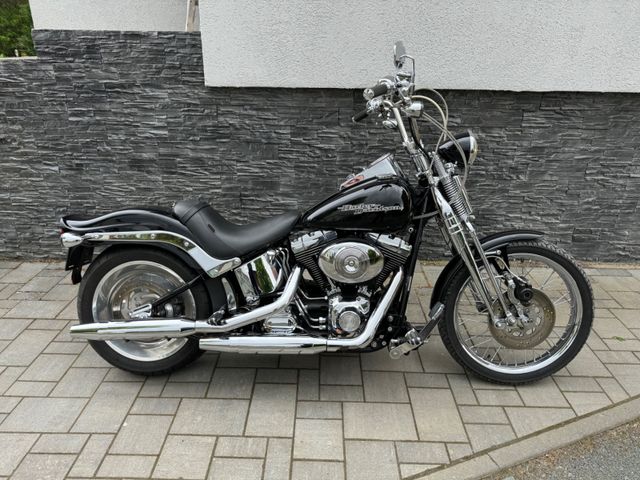 Harley-Davidson Softail Springer 200-er Breitreifen.