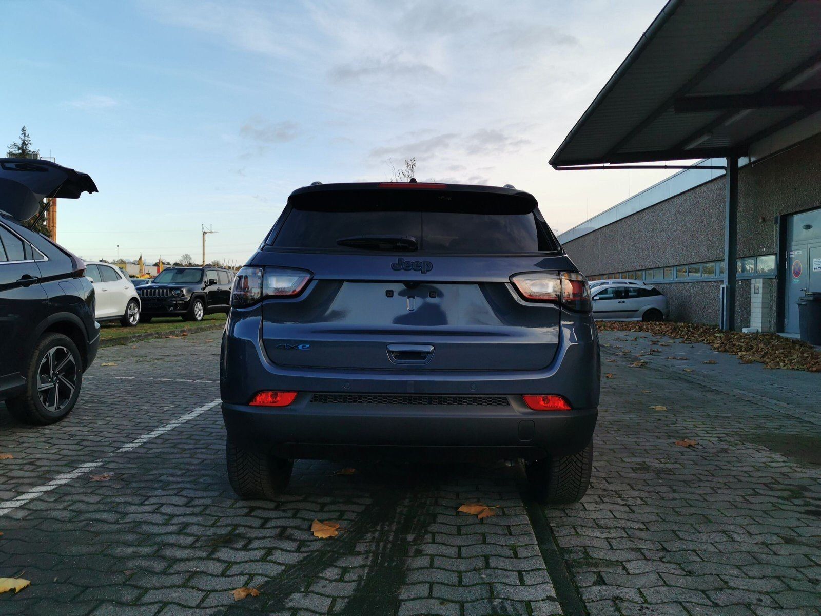 Fahrzeugabbildung Jeep Compass High Upland Plug-In Hybrid 4XE