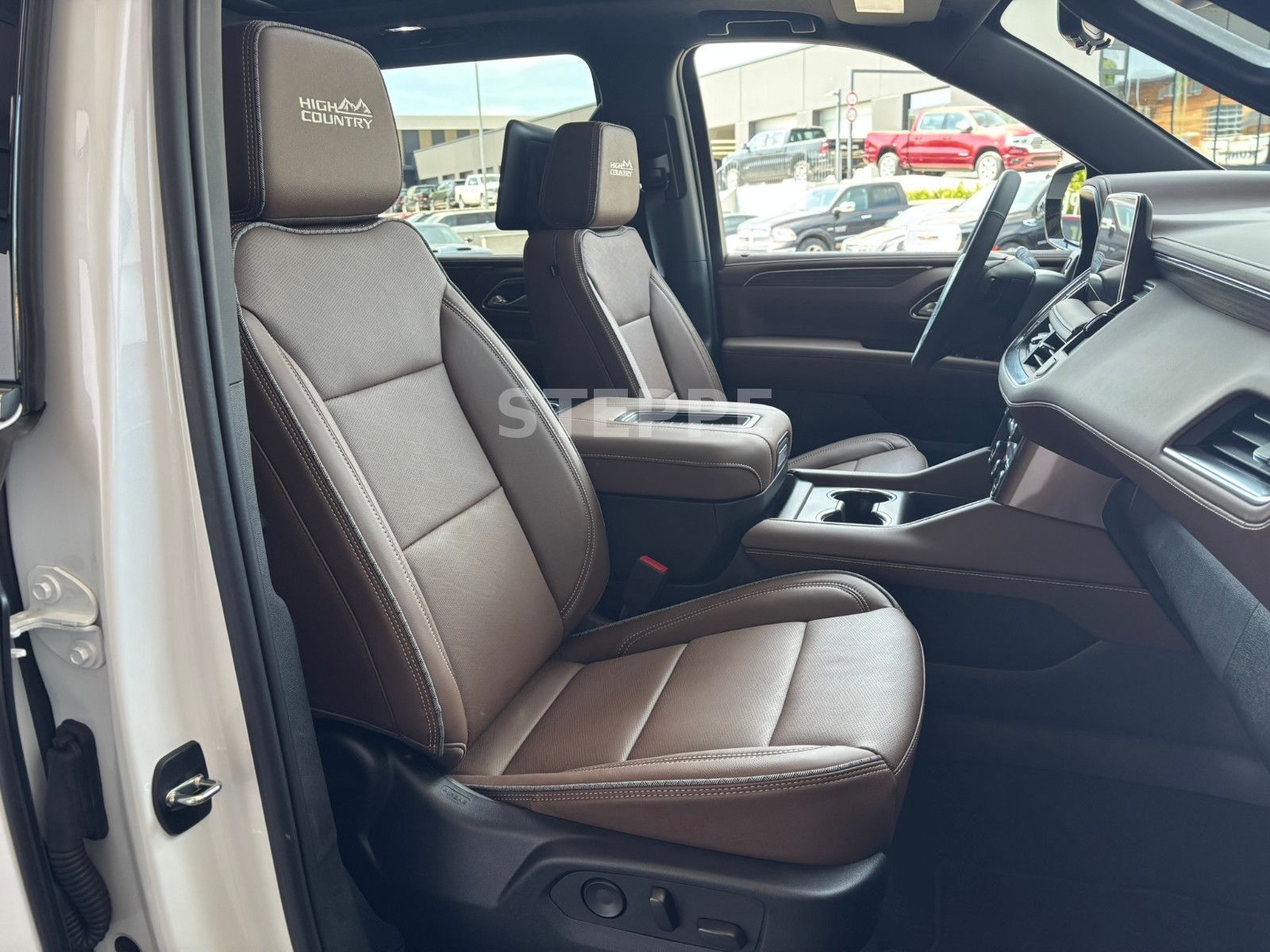 Chevrolet Suburban 6,2 High Country AHK  22"Alu; Luftfeder