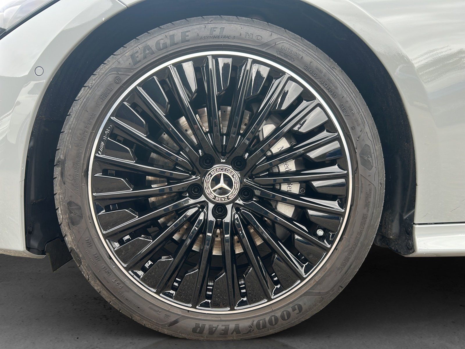 Fahrzeugabbildung Mercedes-Benz CLE 220 d Coupé AMG PSD AHK Burmester DISTR 360°