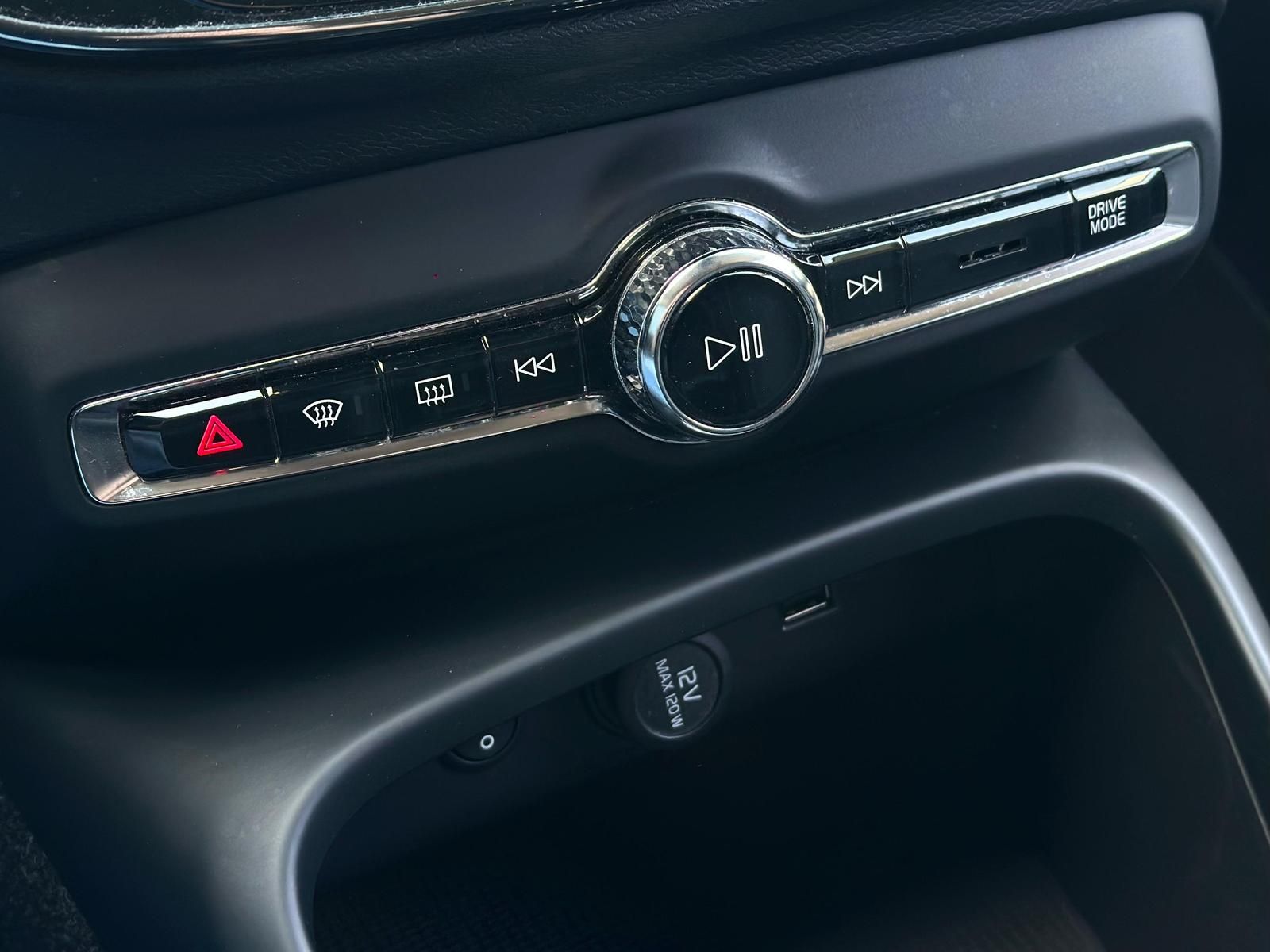 VOLVO XC40 2.0 D4 INSCRIPTION AWD LED#ACC#NAV#LH#VIRTU - Image 14