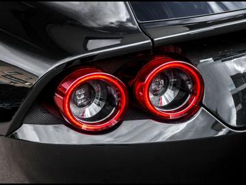2018 Ferrari GTC4LUSSO — миниатюра 19