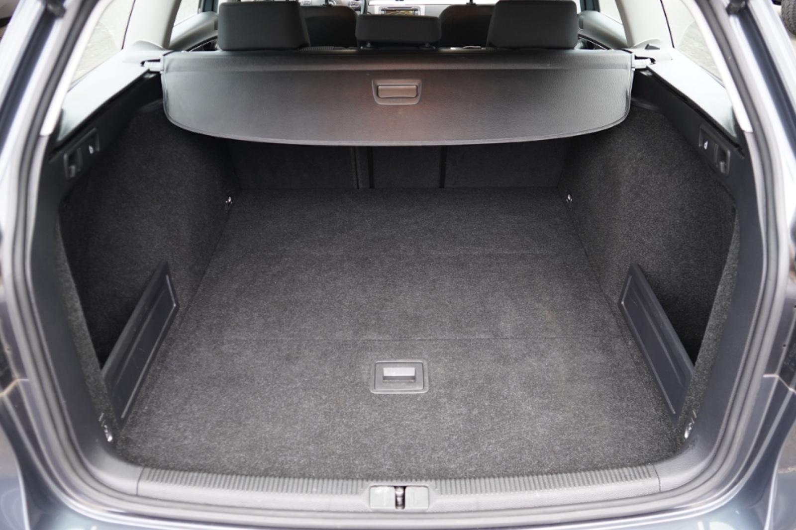 Volkswagen Passat 2011 — photo 20