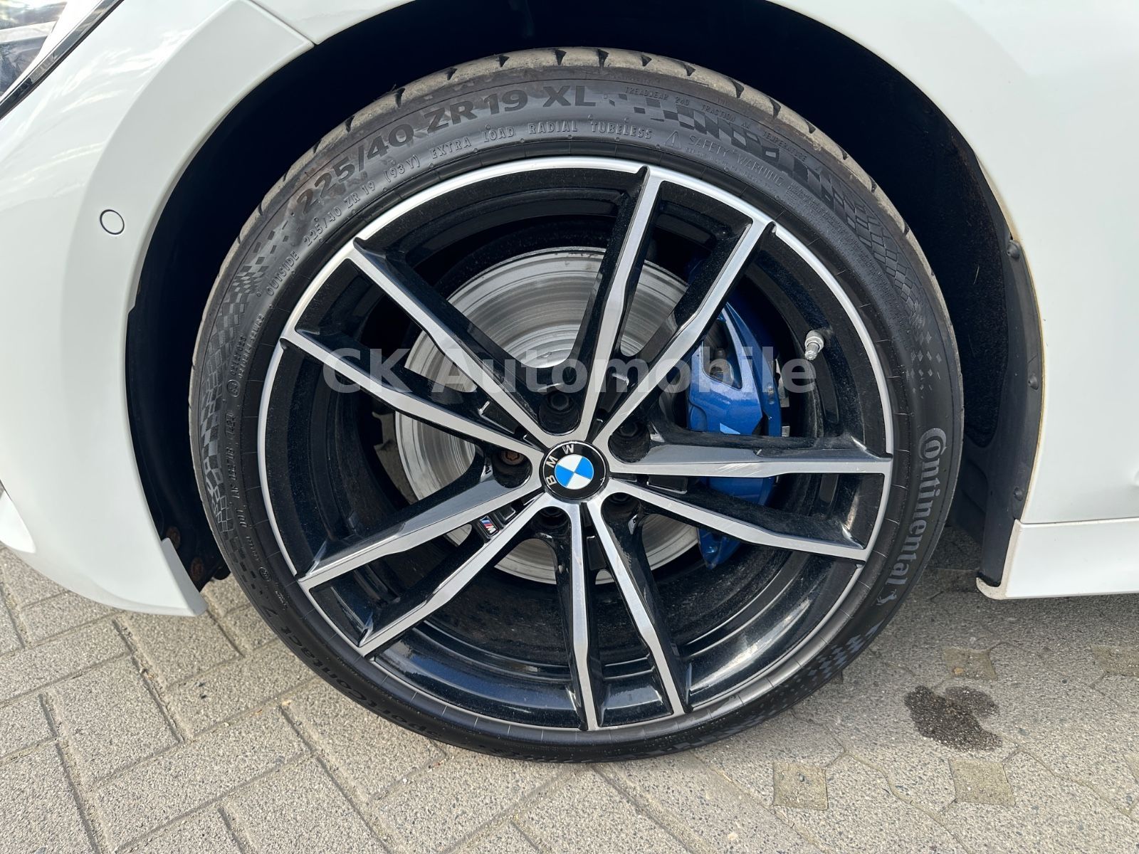 Fahrzeugabbildung BMW M340i Touring xDrive/Navi/HeadUP/Pano/360°