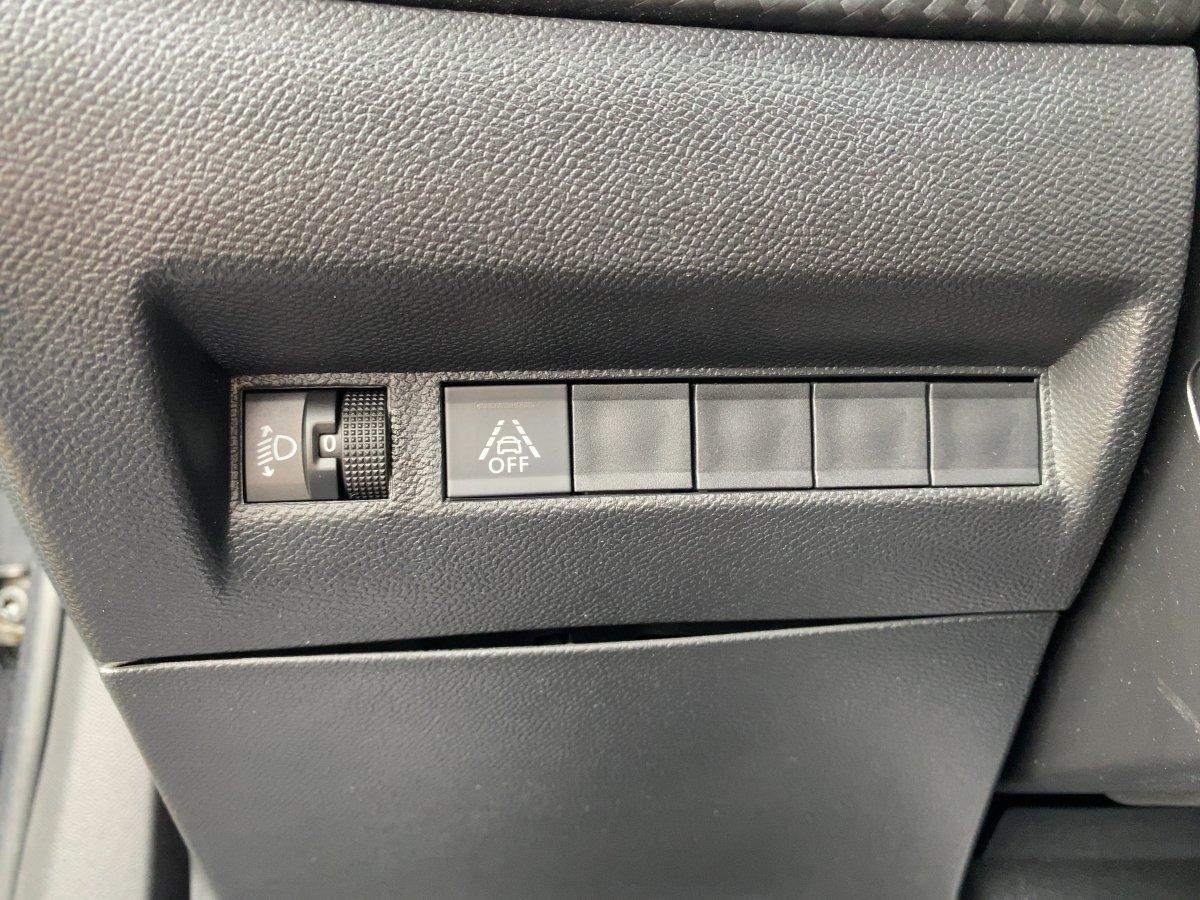 Peugeot 2008 e- Active Pack LED*Allwetter*Kamera*Navi*PD