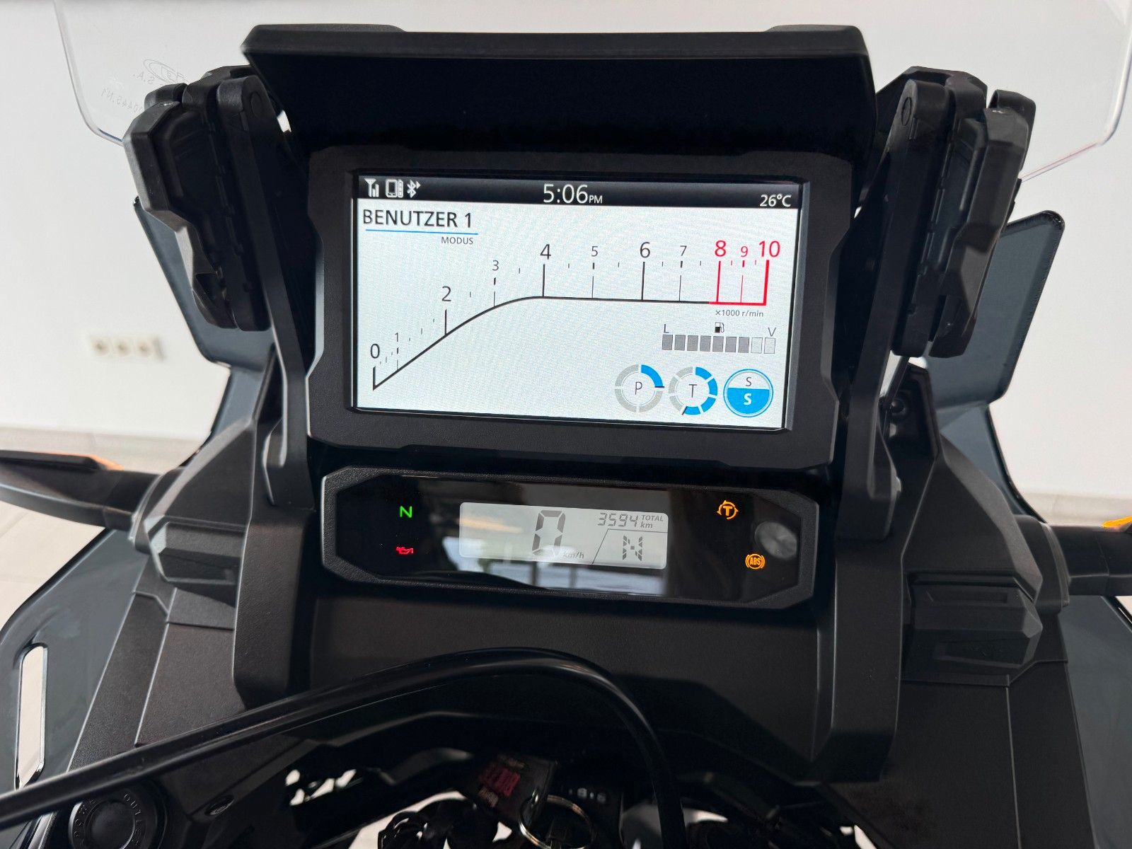 Fahrzeugabbildung Honda Africa Twin CRF 1100 ES, elektrisches Fahrwerk