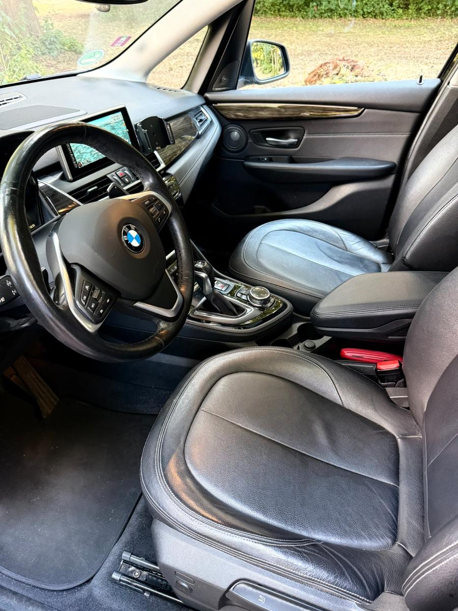 BMW 225i Active Tourer Luxury Pano AHK ACC HUD H/K