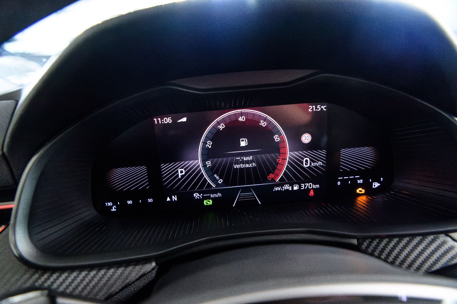 Fahrzeugabbildung SKODA Kamiq Monte Carlo + ACC + KAMERA + PANO + AHK