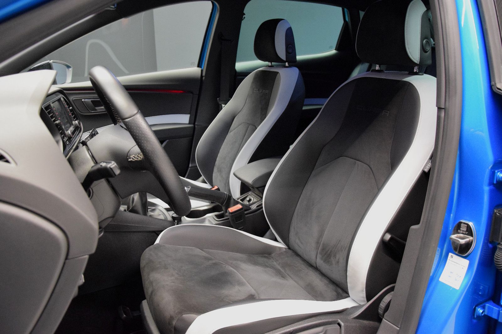 Fahrzeugabbildung SEAT Leon Cupra 290 Dynamic-Paket Sonderlackierung