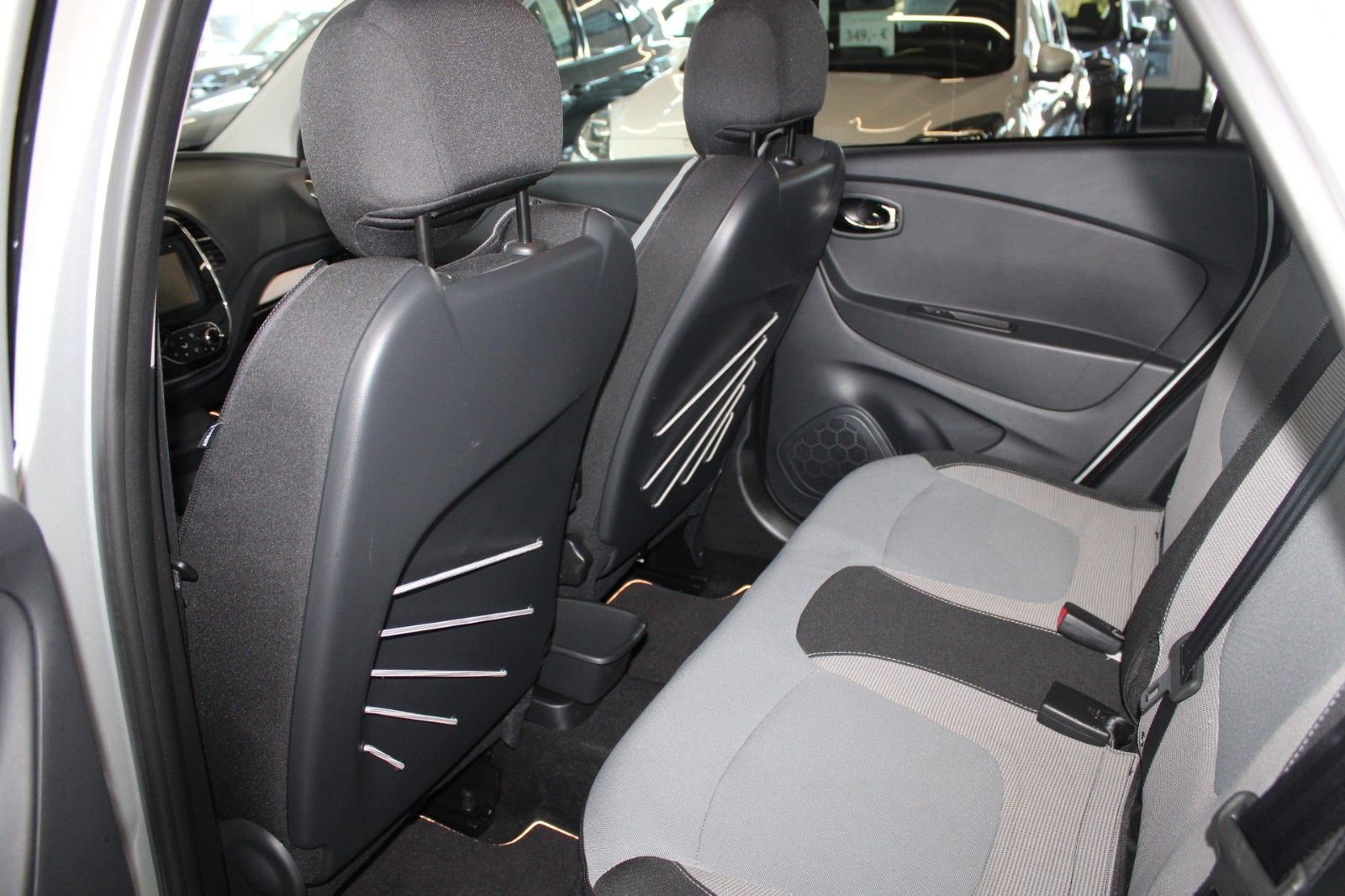 Fahrzeugabbildung Renault Captur Luxe 120 AUTOMATIK AHK NAVI CAM Klimaauto