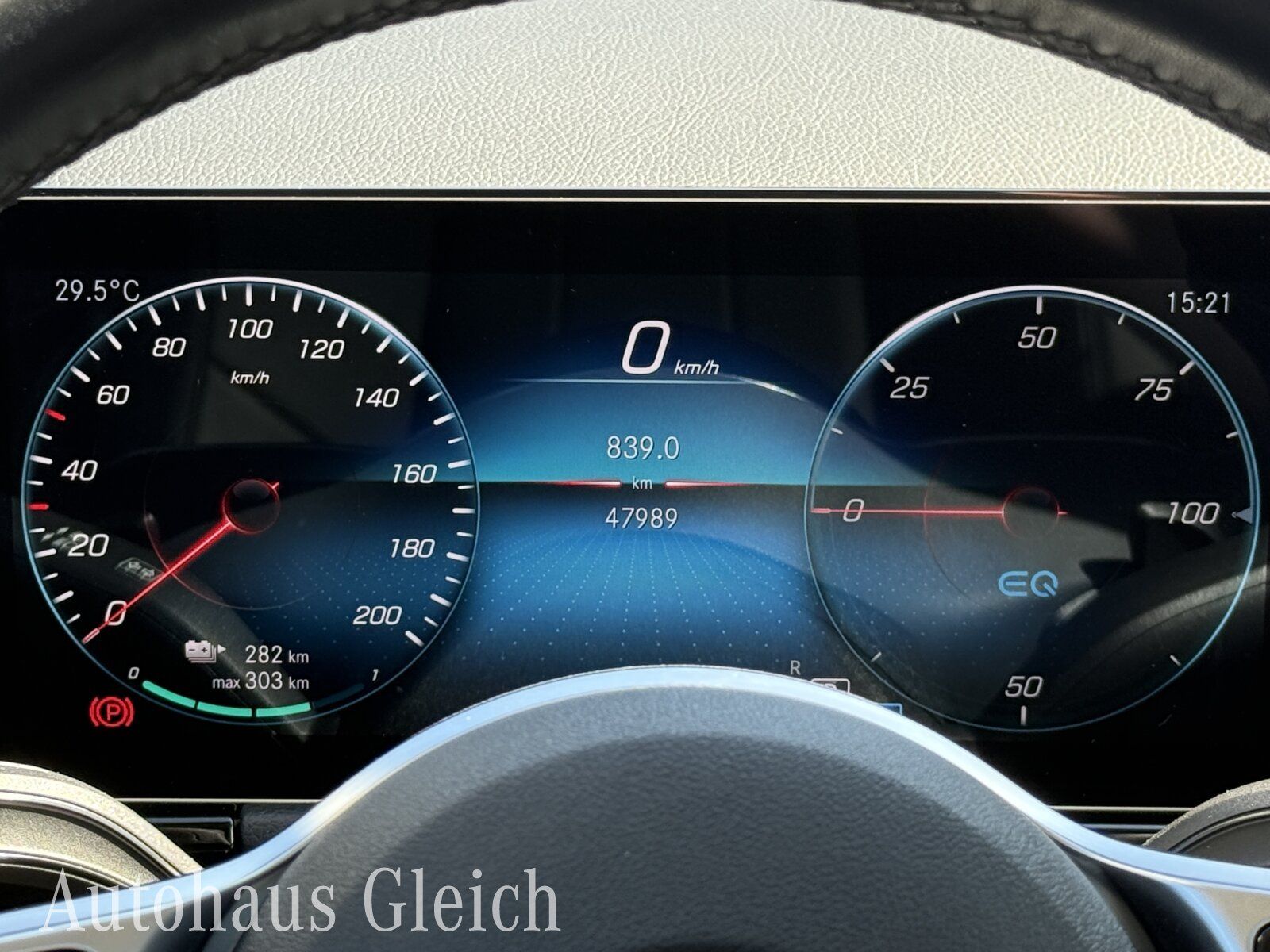 Fahrzeugabbildung Mercedes-Benz EQA 300 Progressive 4Matic Navi/Pano.-Dach/Klima