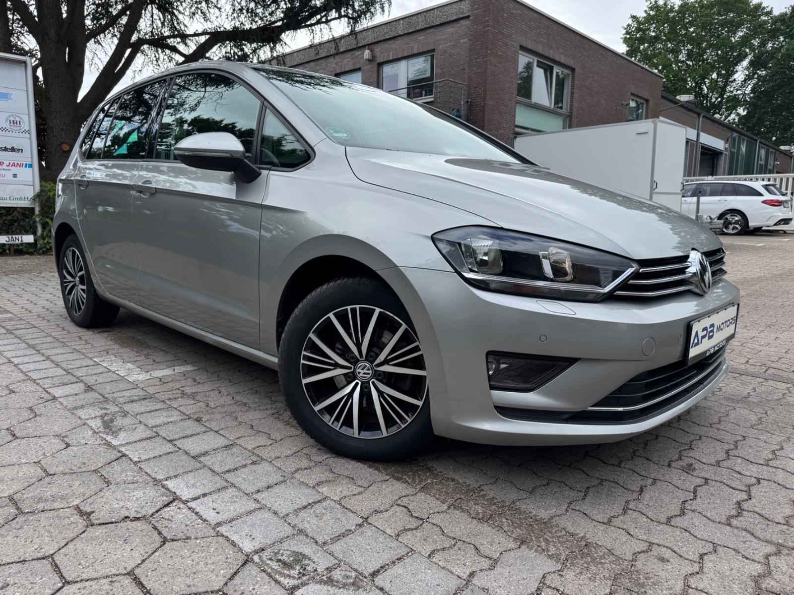 Volkswagen GOLF SPORTSVAN ALLSTAR NAVI SHZ AHK PDC TEMPOMAT