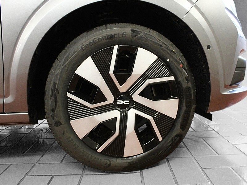 Fahrzeugabbildung Dacia Sandero TCe 100  Benzin /Expression*Winterpaket*