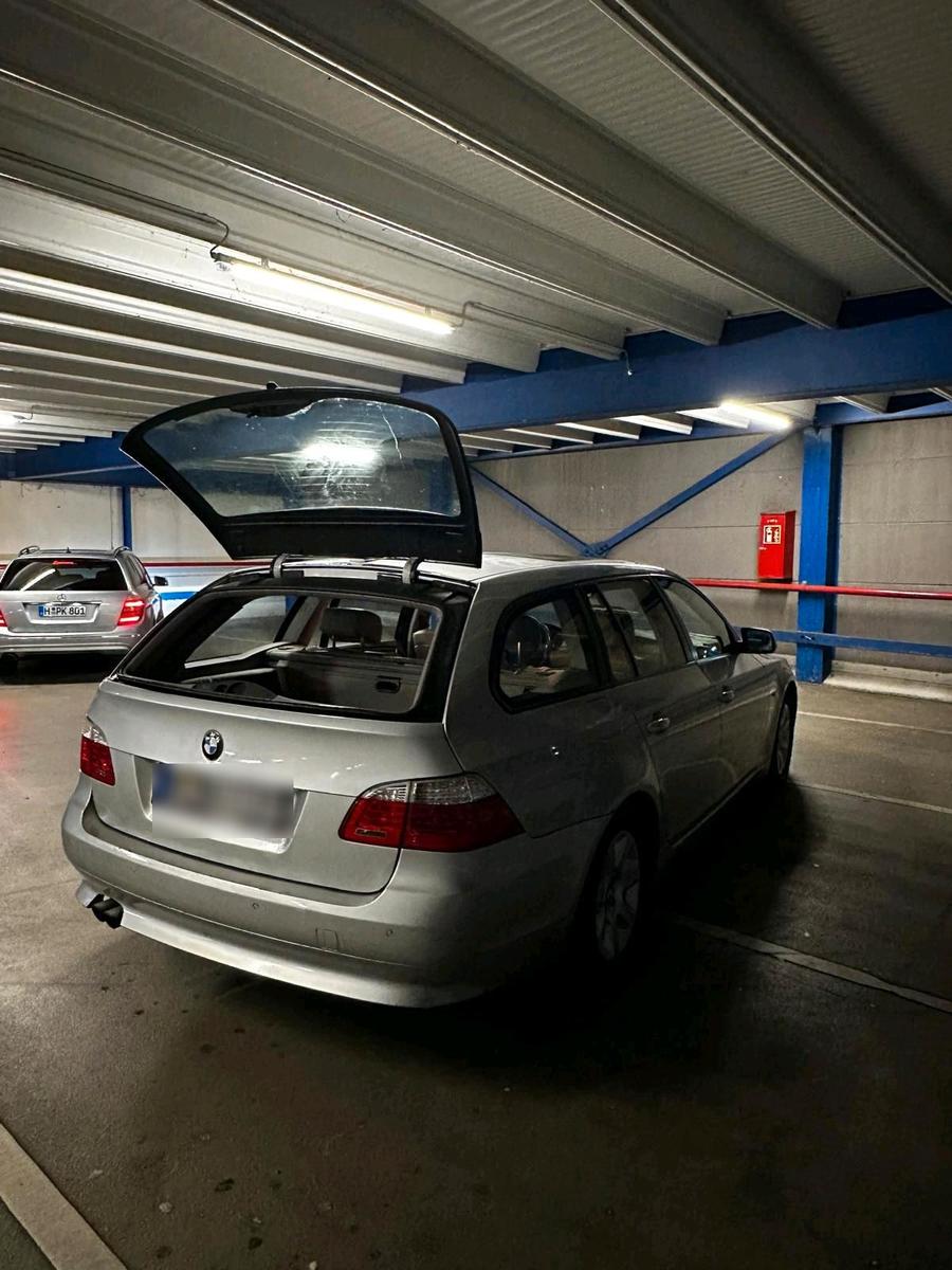 BMW 523 2007 — interior