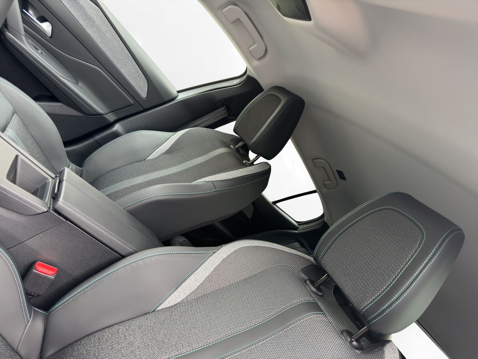 Peugeot 408 - Bild 13