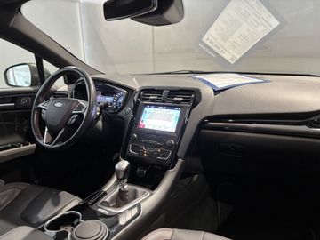 Fotografie des Ford Mondeo Turnier 2.0 EcoBlue ST-Line