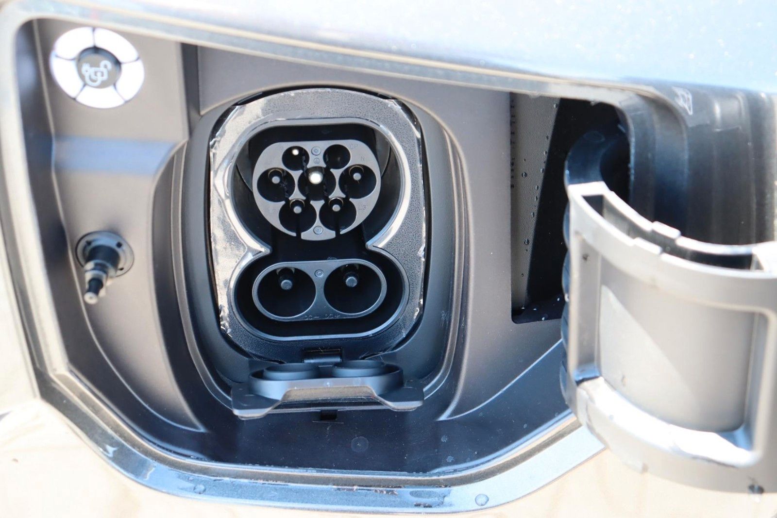 Ford Transit Custom Kombi Limited ELEKTRO 70 kWh 360° imagem 3