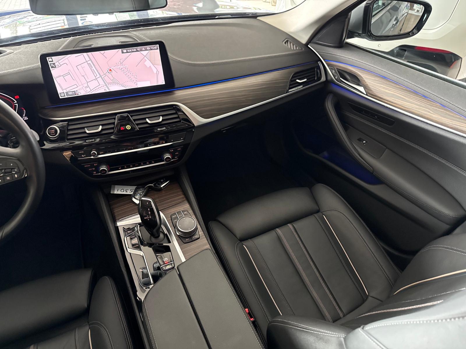 BMW 530 I Touring  Luxury Line LCI,Panoramadach,HUD,