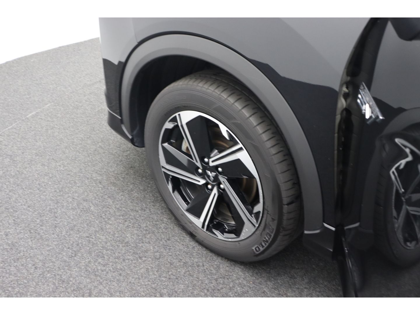 Fahrzeugabbildung Mitsubishi Eclipse Cross Plus Select Hybrid 4WD