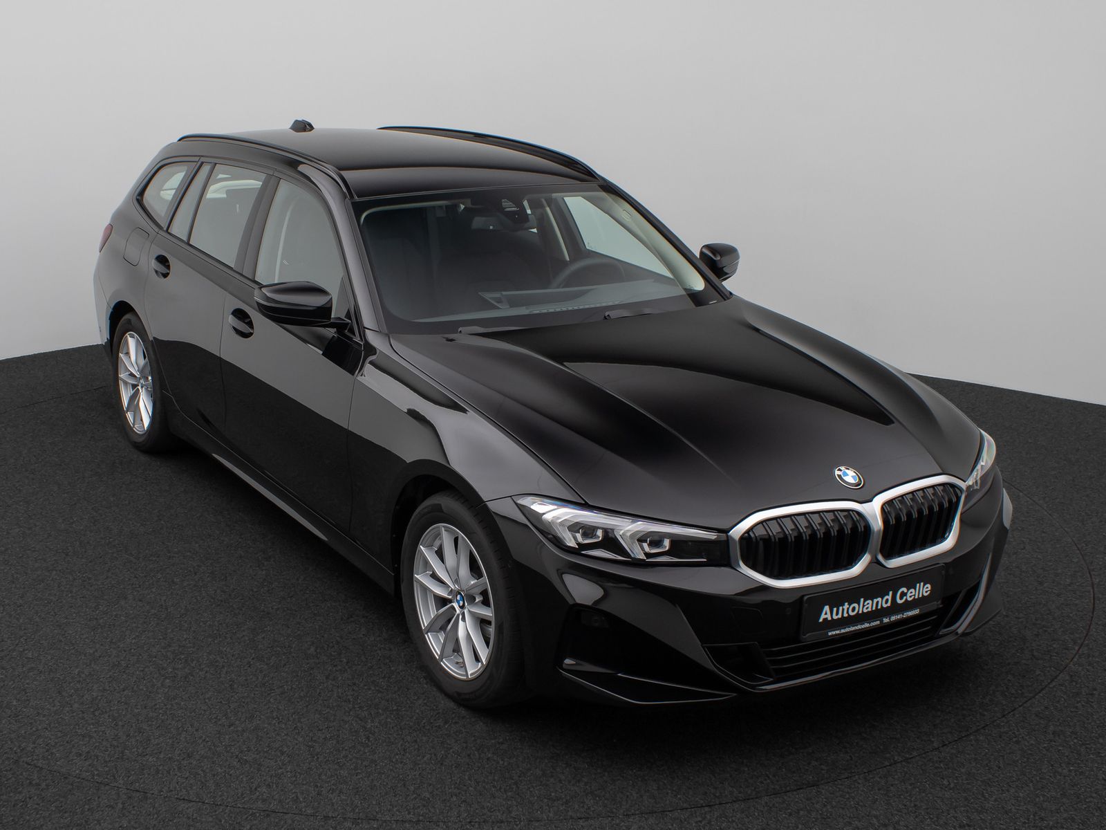 Fahrzeugabbildung BMW 318i Kamera DAB Widscreen Sportlenkrad Alarm LED