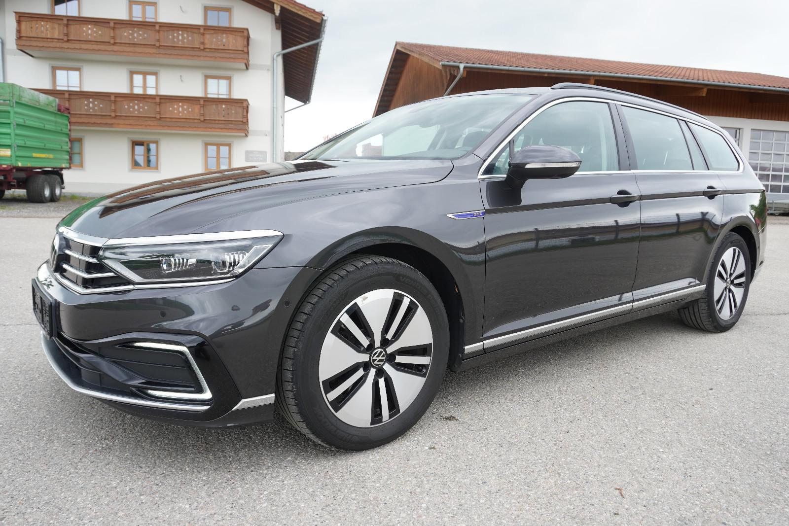 Volkswagen Passat Variant GTE Panorama NAV iQDrive LED AHK