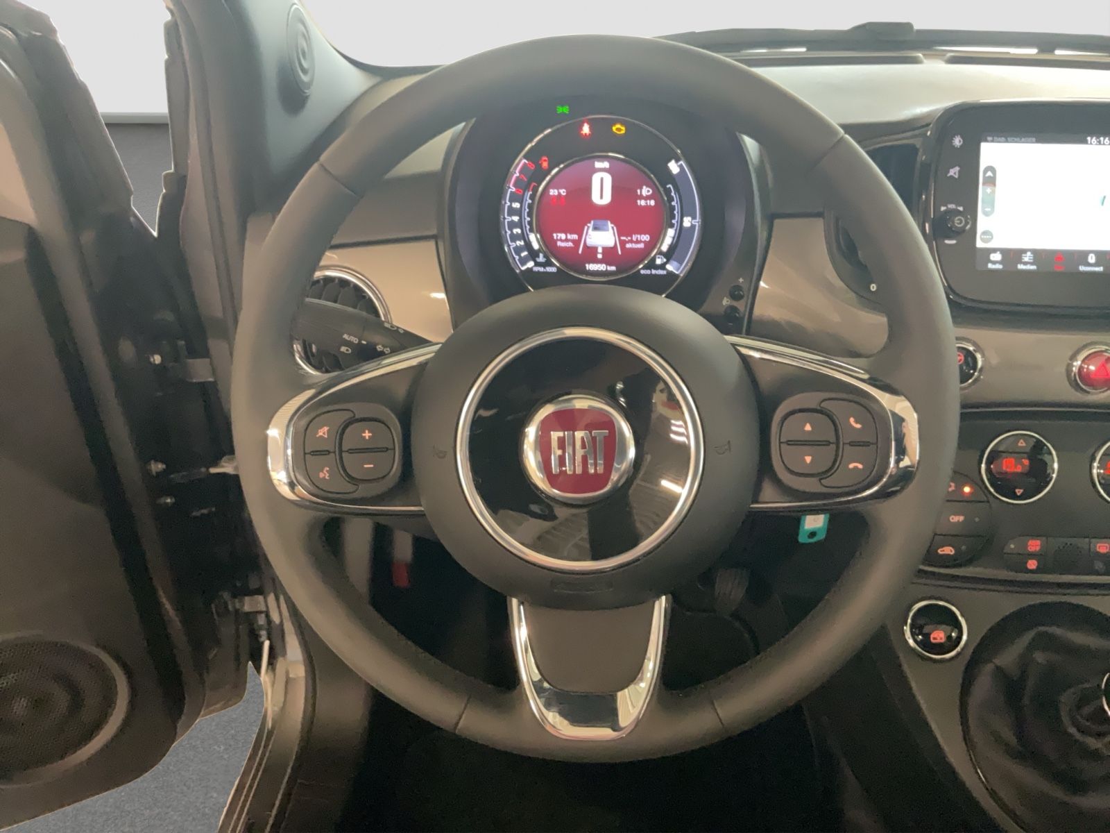 Fahrzeugabbildung Fiat 500C DolceVita 8-fach bereift