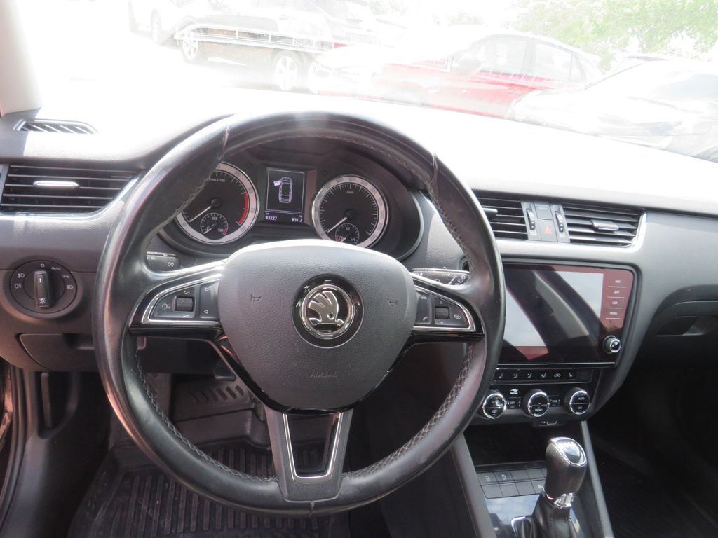 SKODA OCTAVIA Combi Style 1,5 TSI*AHK+TEMPO+LED*