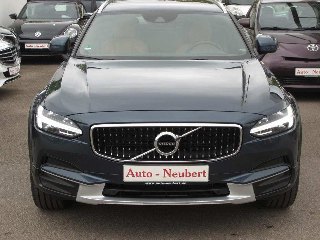 Volvo V90 Cross Country