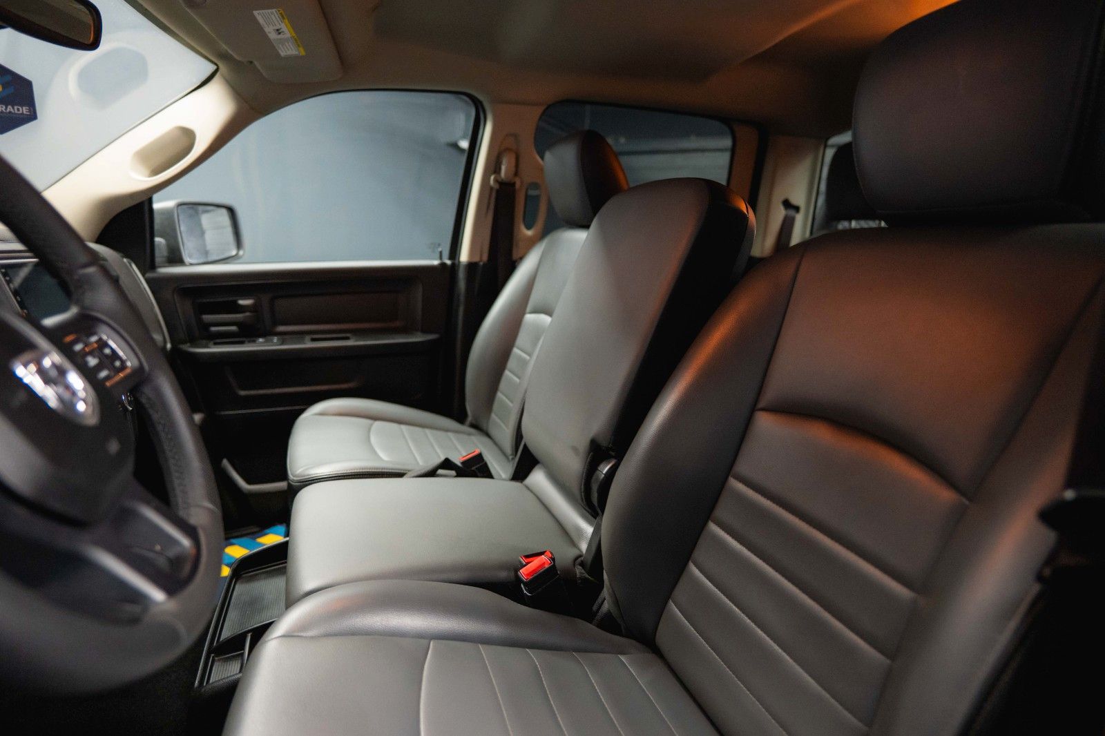 Fahrzeugabbildung Dodge RAM 5.7 V8 HEMI 4x4 OFFROAD Night-Paket LONGBED