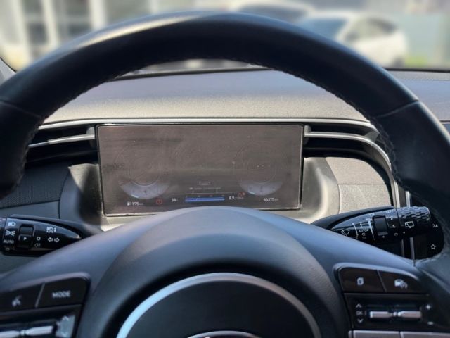 Fahrzeugabbildung Hyundai Tucson Select 2WD +KLIMA+PDC+NAVI+SHZ+RFK+UVM+