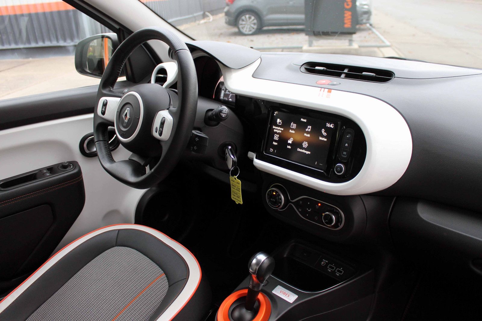 Fahrzeugabbildung Renault Twingo Vibes Electric 21kWh KAM PDC SHZ KLIMA BT