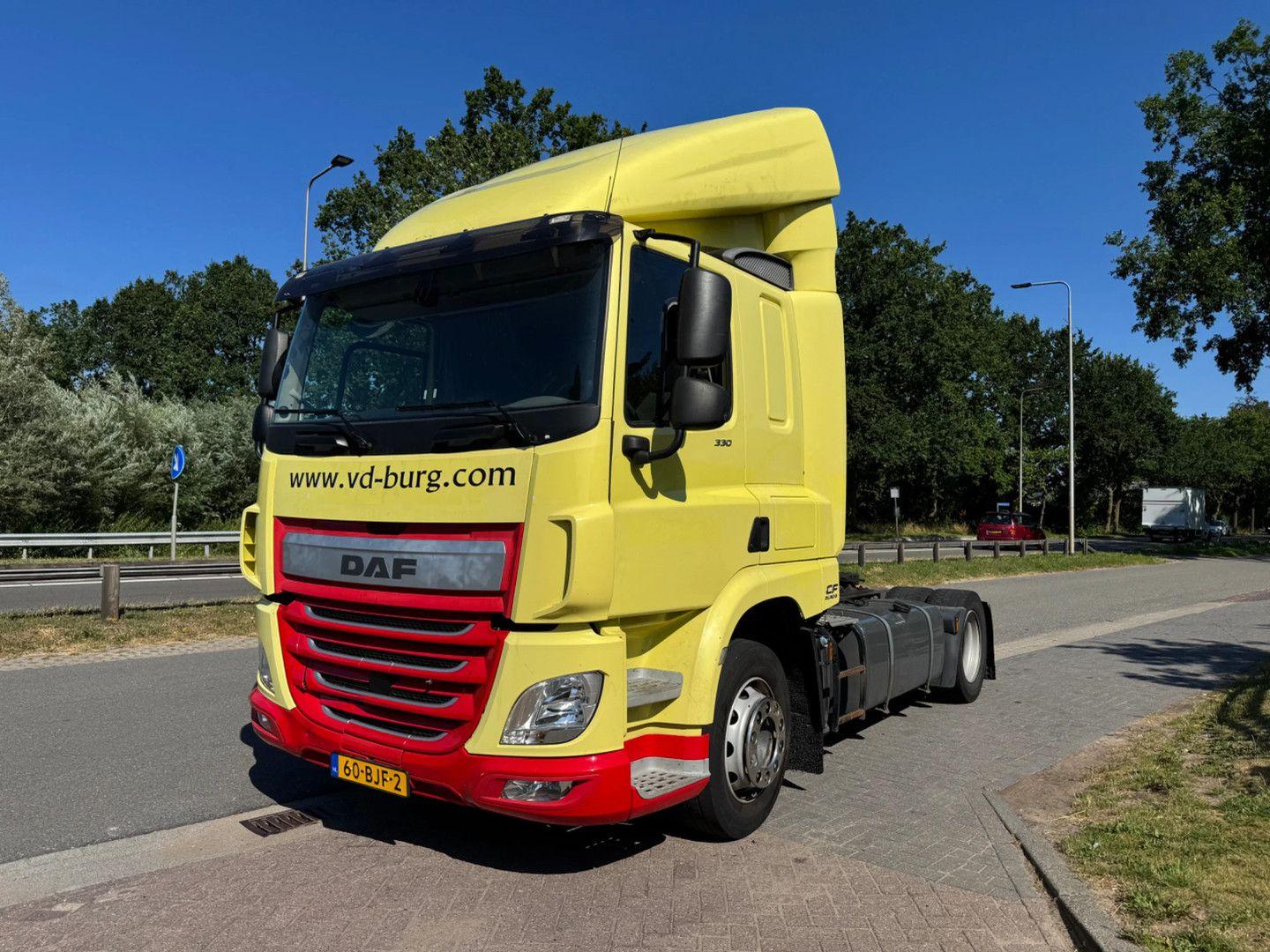 DAF CF 330 Slaapcabine