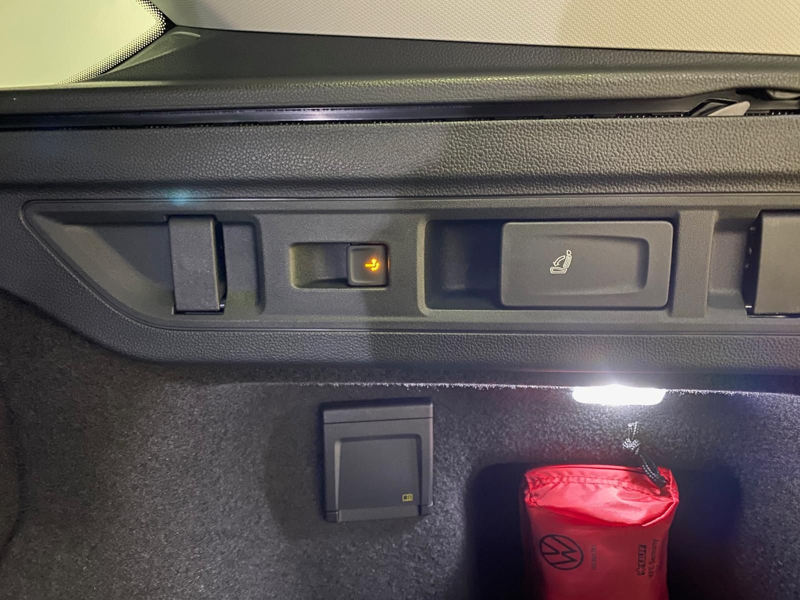 Fahrzeugabbildung Volkswagen PASSAT 2.0 TDI 110 kW Elegance+MATRIX+AHK+360RFK