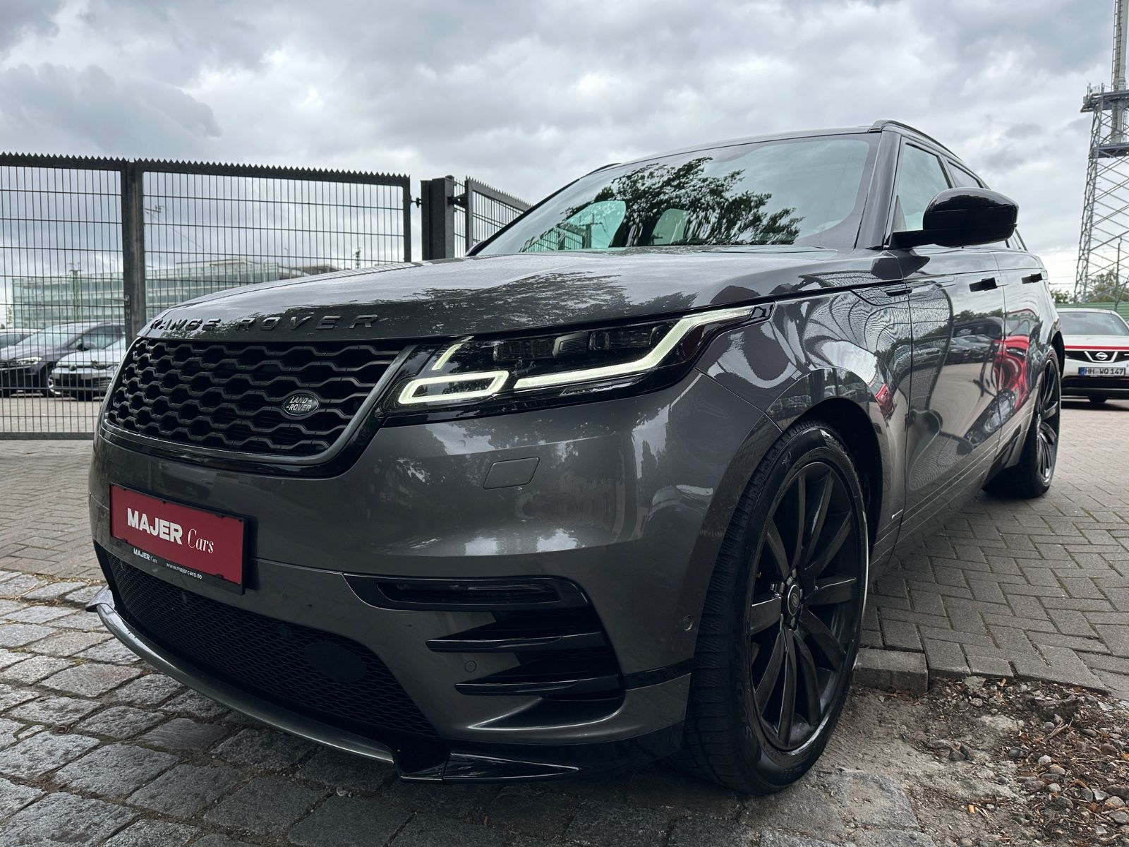 Fahrzeugabbildung Land Rover Range Rover Velar R-Dynamic*PANO*MEMEORY*HEADUP