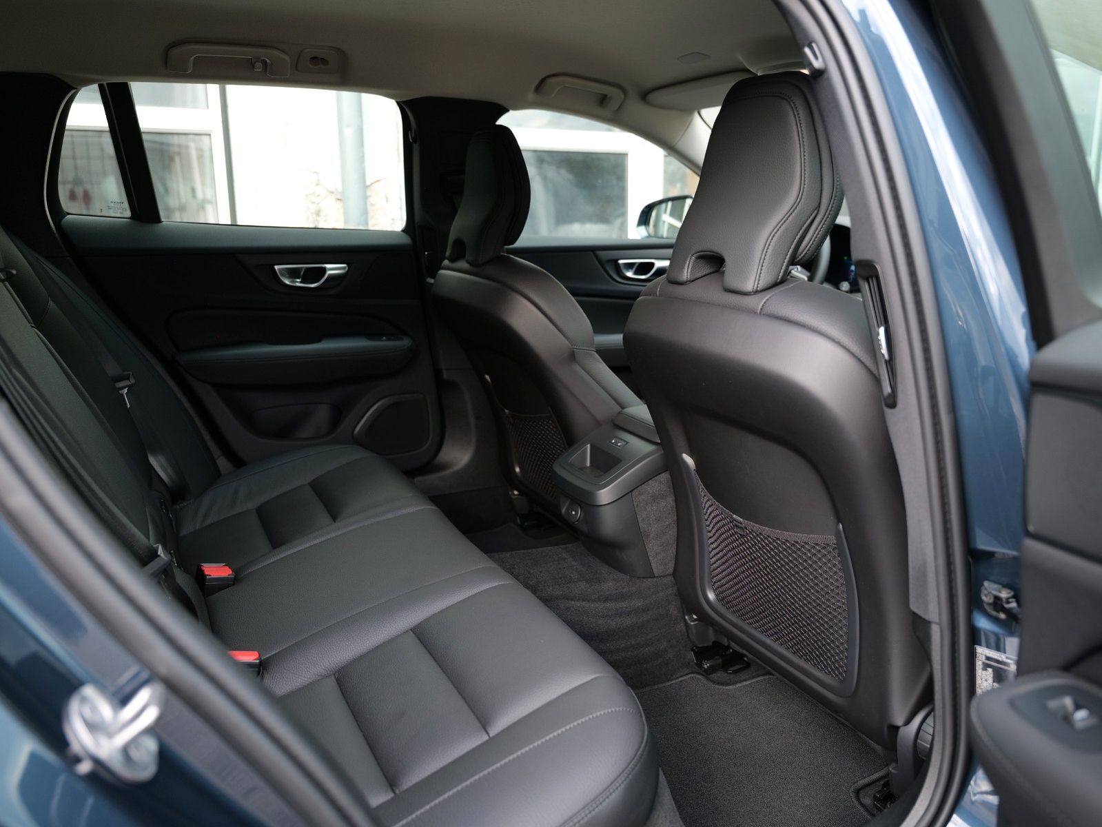 Volvo V60 B4 Core LEDER NAVI ACC 4xSHZ KEYLESS PDC CAM foto 23