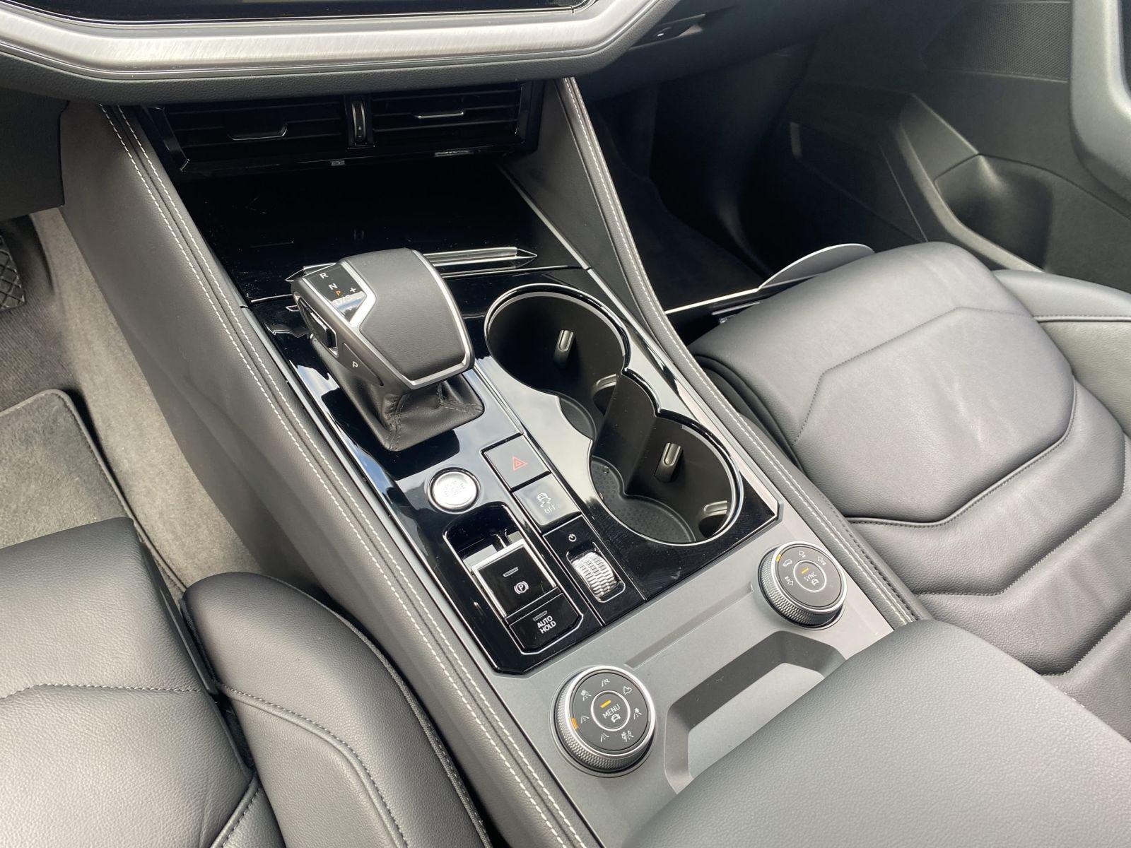 Volkswagen Touareg 3.0 TDI Navi Leder AHK ACC Luftfederung