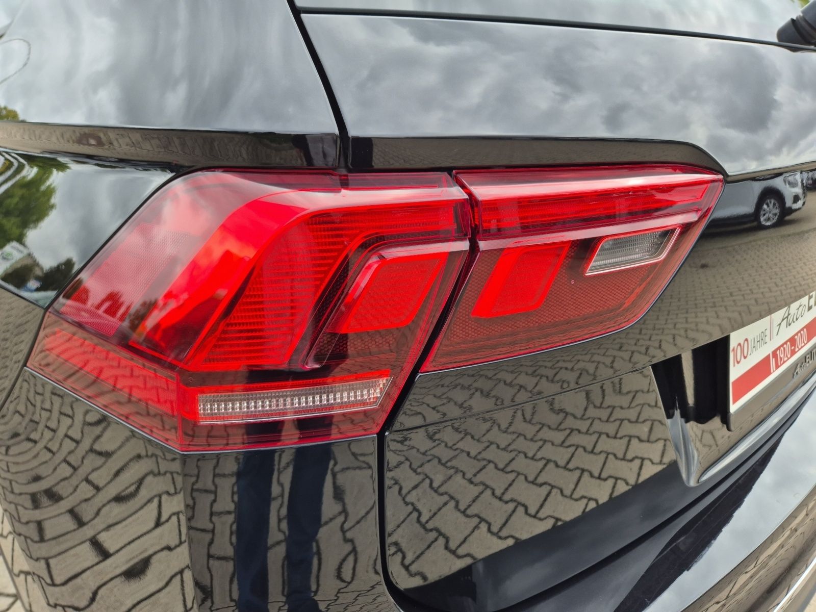 Fahrzeugabbildung Volkswagen Tiguan TSI United DSG LED Navi AID ACC Park-Assi