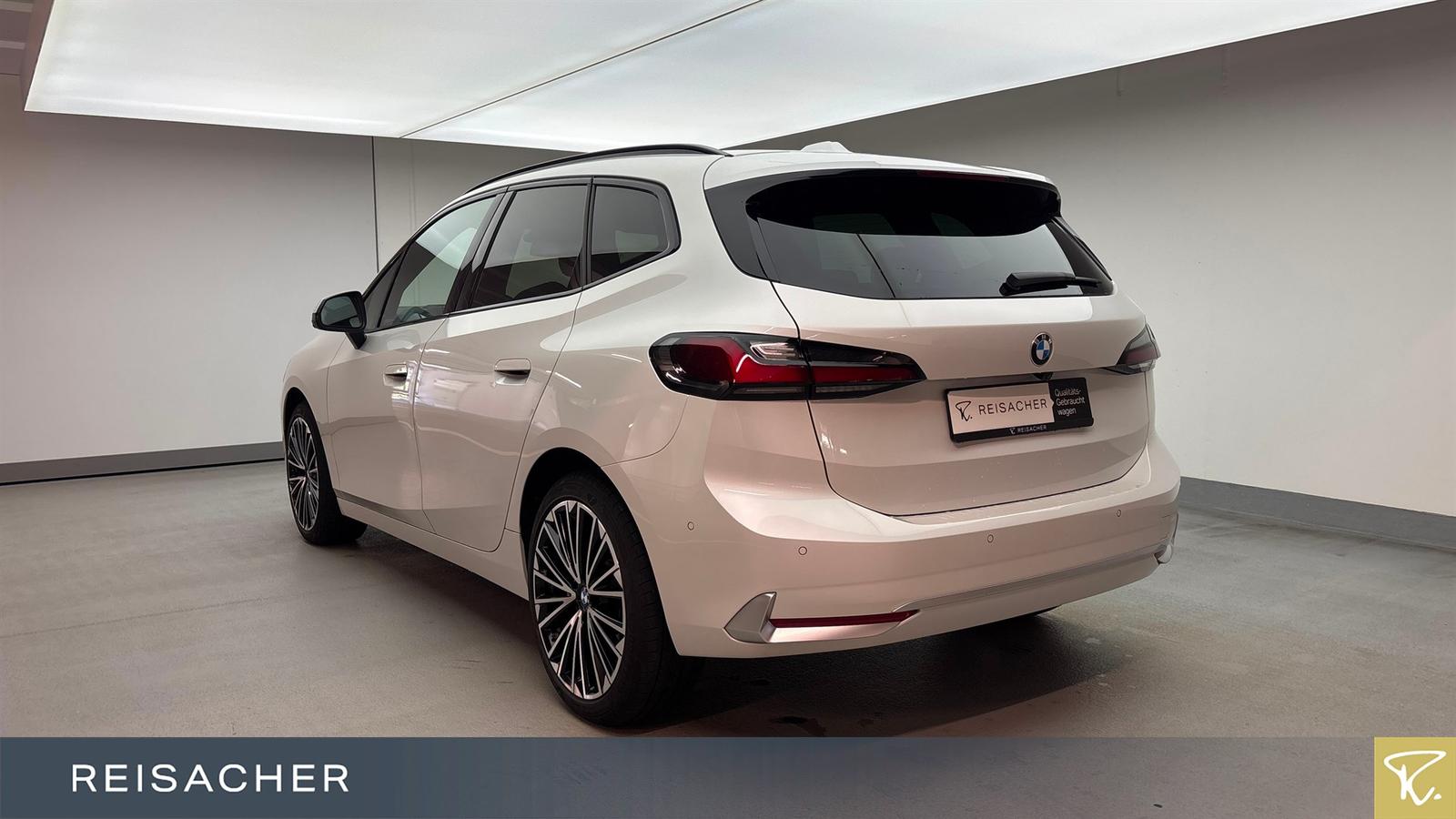 BMW 220i A Active Tourer Luxury-Line,Pano,LCProf,DA+